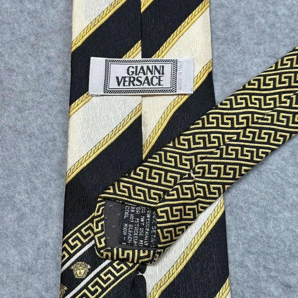 Vintage‎ Gianni Versace Silk Tie Medusa Greek Key Black Gold Made Italy 58x3.5in